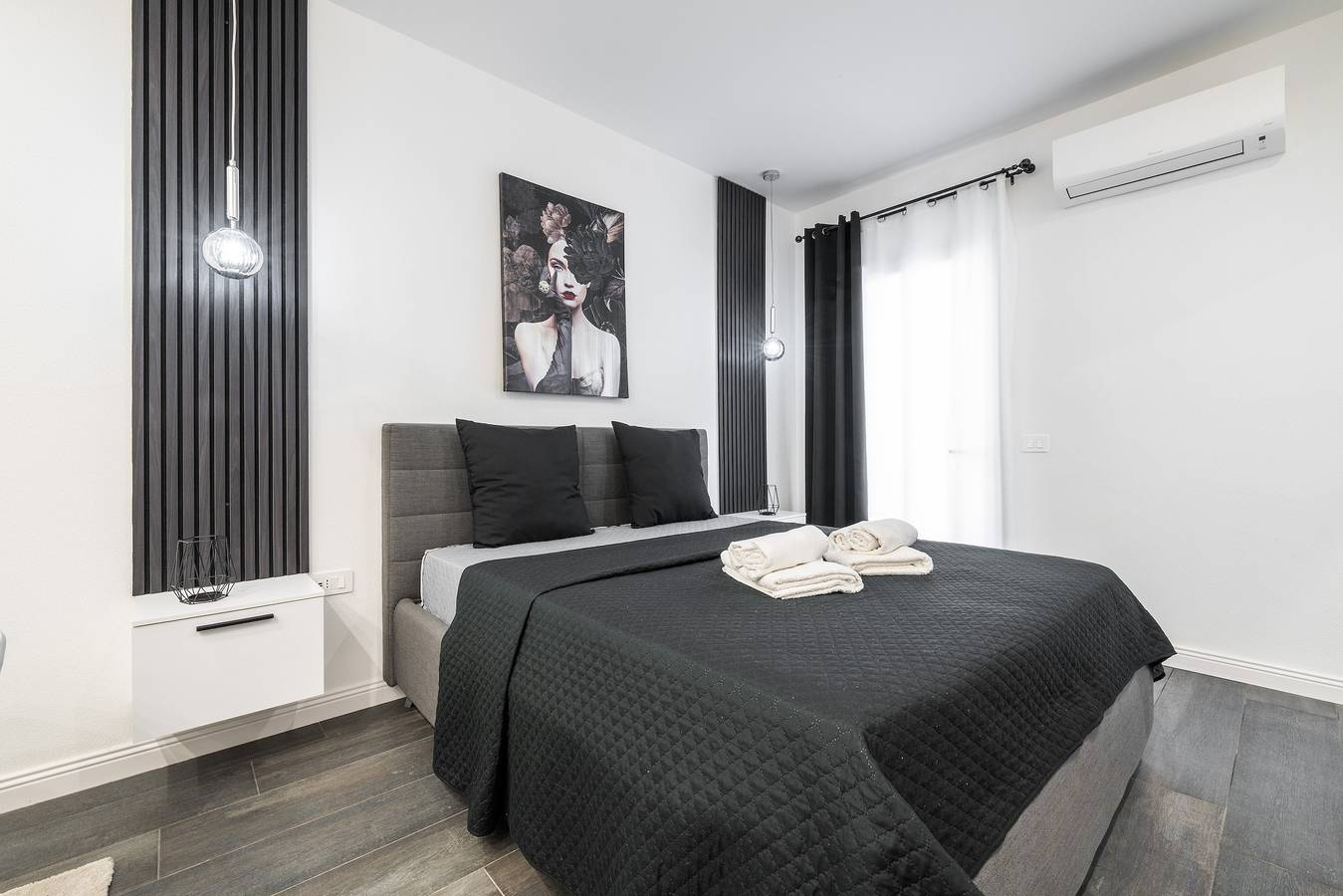 Appartamento intero, Appartamento 'Black E White' con Wi-Fi e aria condizionata in Pula Cagliari, Pula e dintorni