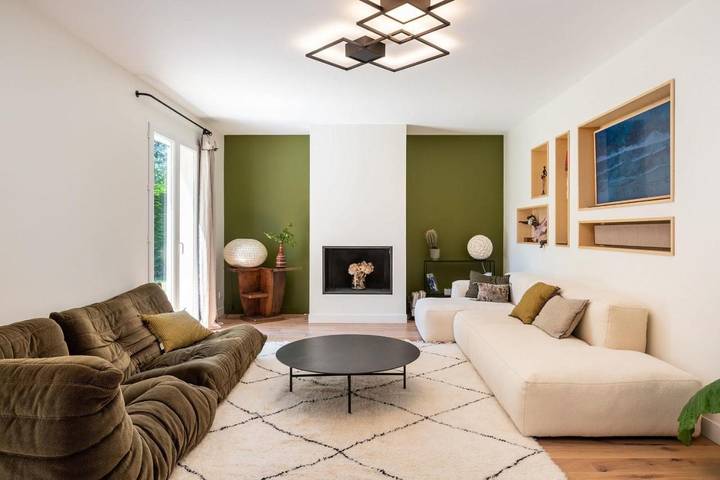 Location de vacances pour 10 personnes, avec jardin ainsi que terrasse et piscine à Saint-Didier-au-Mont-d'Or - 4