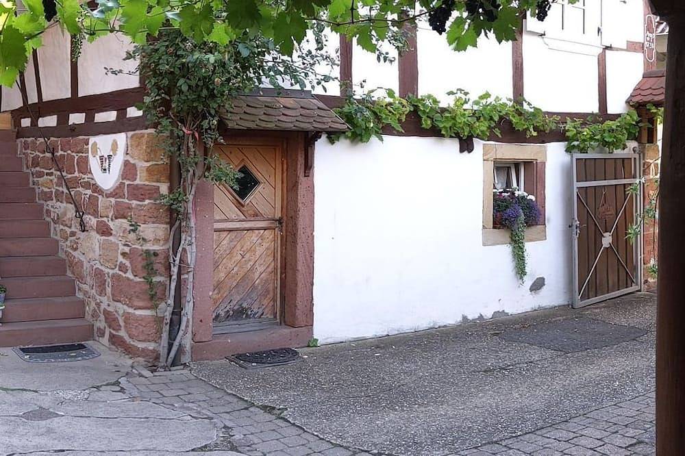 Ganze Wohnung, Appartement Kastanienhof - Appartement/Fewo, Dusche, Wc, Nichtraucher in Dörrenbach, Südliche Weinstraße