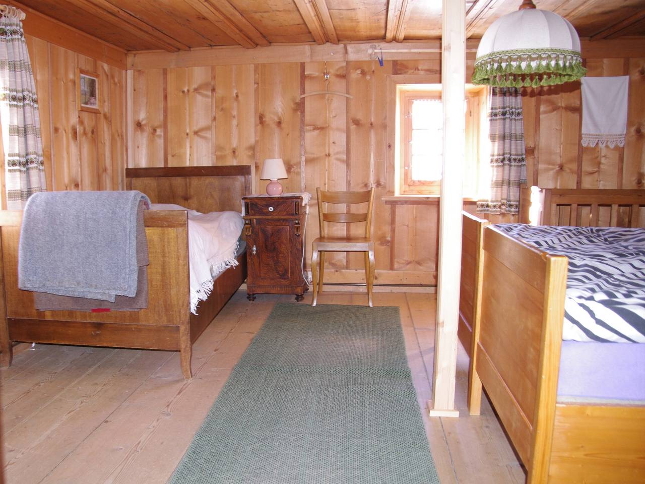 Ferienhaus Altes Walserhaus, Brün - 4.5 Zimmer Ferienhaus für max. 6 Pers. in Safiental, Alpenarena