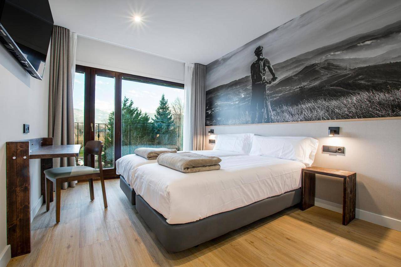 Hotel Llivia in Llivia, Parque Natural Regional de los Pirineos Catalanes