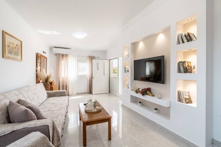 Gîte pour 6 personnes, avec jardin dans Rhodes - 2