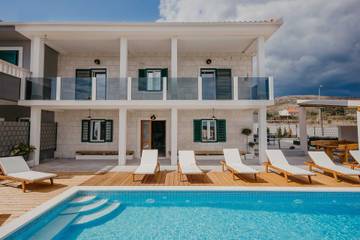 Villa für 8 Personen in Seget Donji, Split-Dalmatien, Bild 1