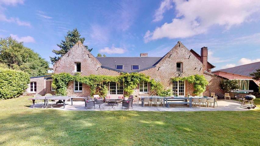 Location de vacances pour 36 personnes, avec Terrasse et Jardin à Talmas