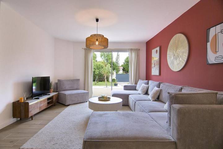 Location de vacances pour 8 personnes, avec terrasse et jardin, animaux acceptés à Hostens - 2