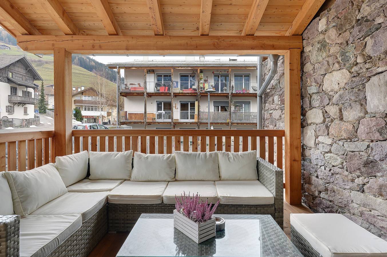 Ganze Wohnung, Ferienwohnung 'Alpin Chalet Samer Bauernstube' mit Bergblick, Garten und Wlan in Sarnthein, Sarntal