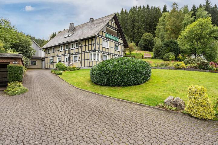 Geheel appartement, Appartement 'Typ B' met Uitzicht op de Bergen, Gedeeld Terras en Wifi in Schmallenberg, Hochsauerlandkreis