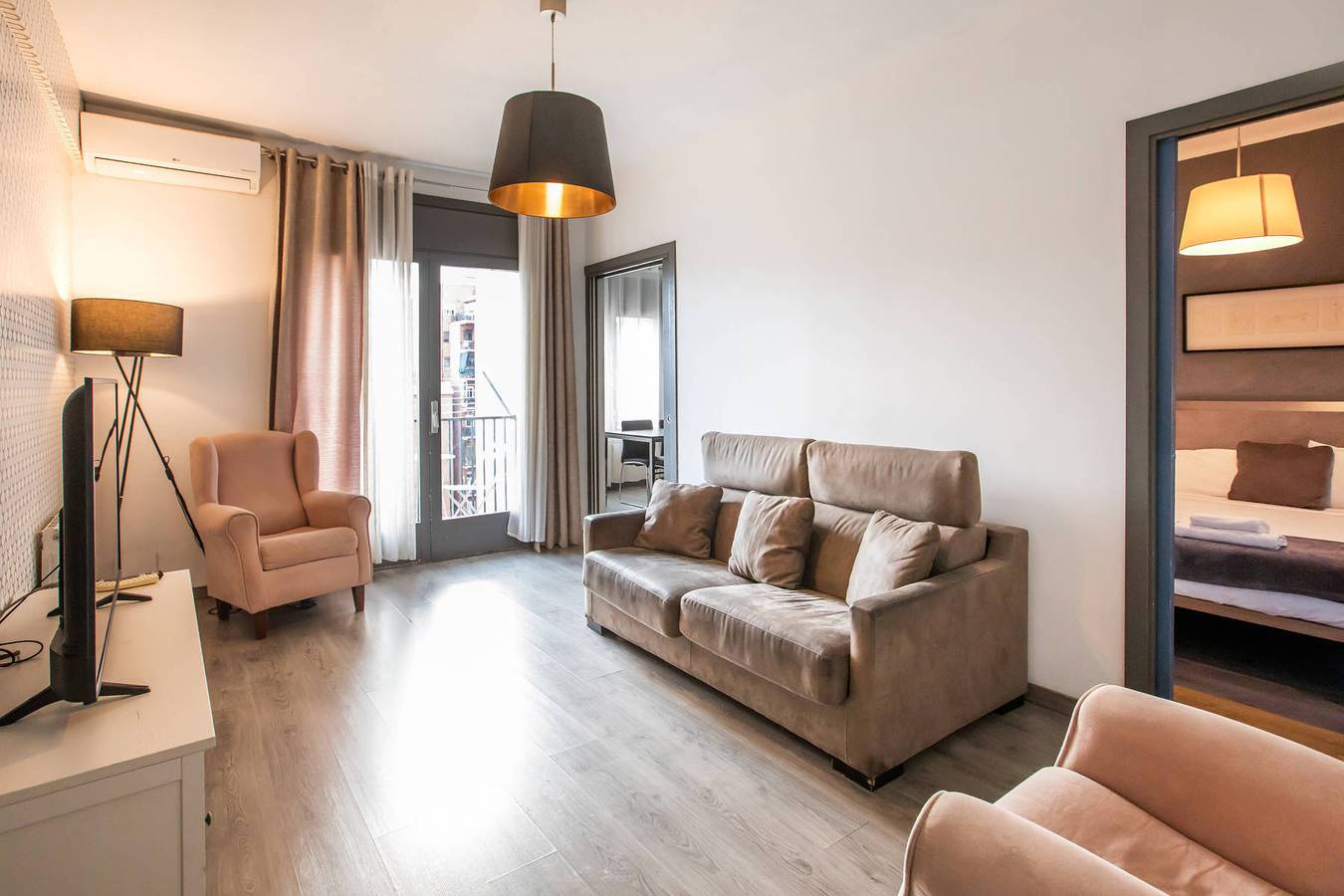 Appartement entier, 64Ind1131 in Barcelona Centre, Barcelone