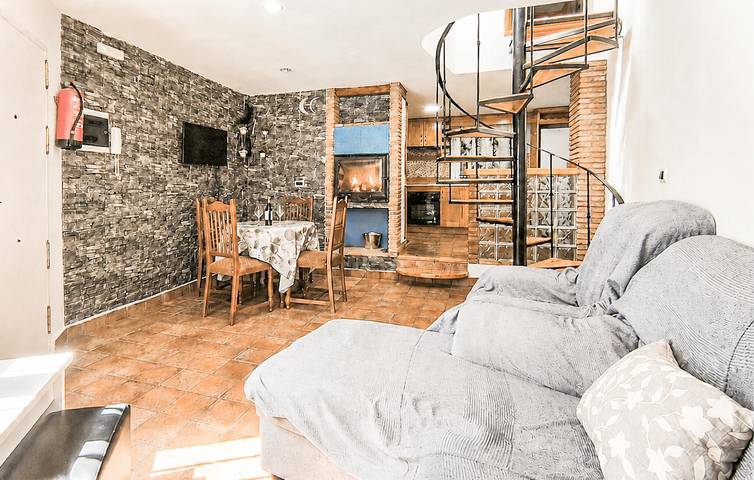 Gemütliche 2-Zimmer-Wohnung mit Pool und Terrasse, 200 m vom Arroyo Frío Center entfernt in Arroyo Frío, La Iruela