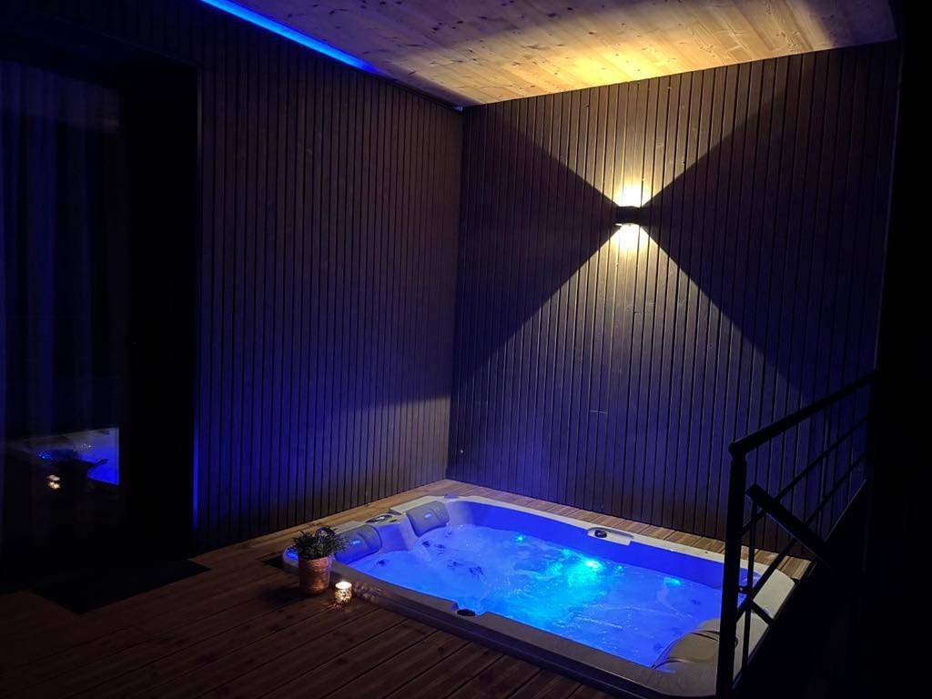 Le Black Sheep Gîtes & Spa Privatif Sarlat in Vitrac, Périgord Noir