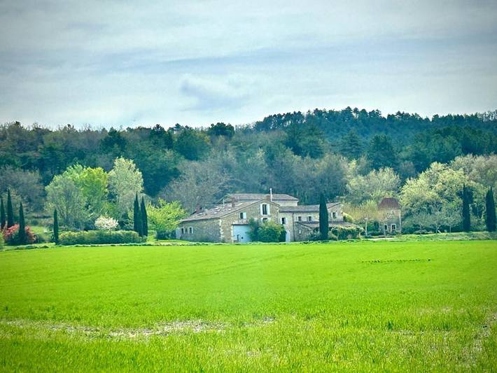 Gîte pour 4 personnes, avec piscine ainsi que terrasse et jardin dans la Région de nyons - 3