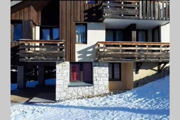 Gîte pour 2 personnes, avec vue et terrasse dans Station De Montalbert