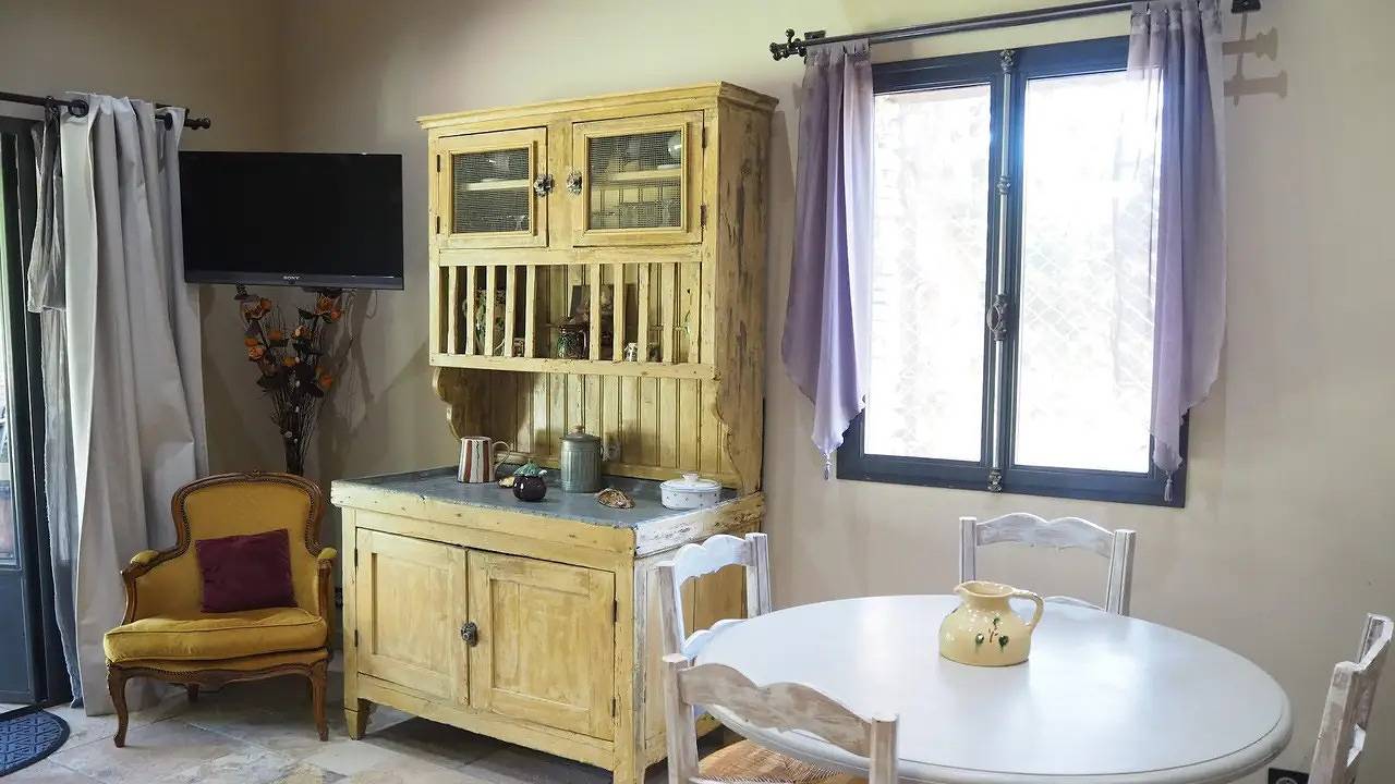 Holiday home for 4 people with garden in Bédarrides, Vaucluse