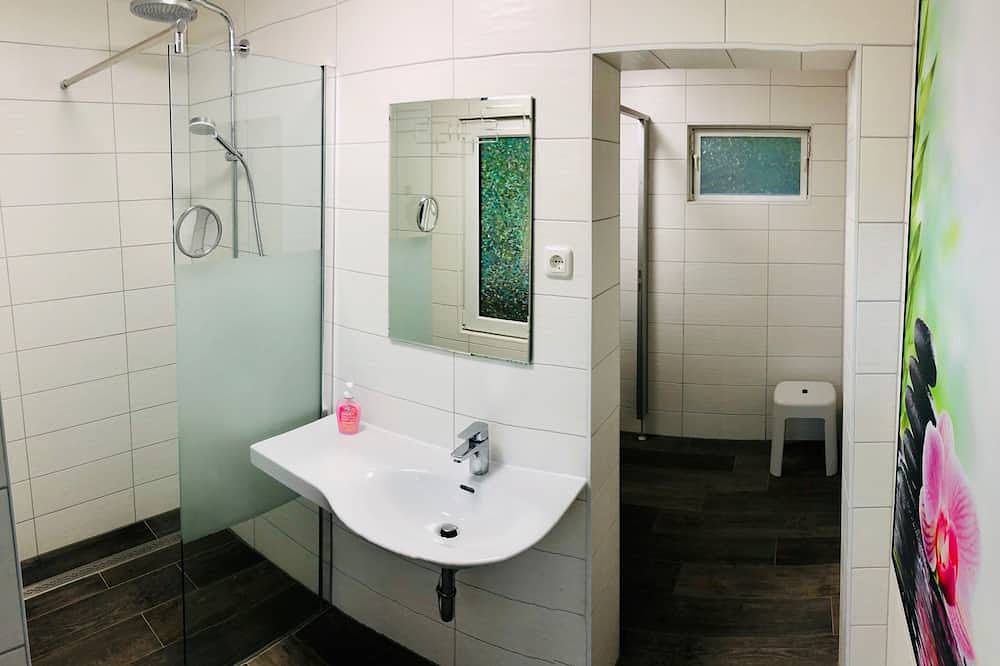 Gemütliches Campingfass Seerose in Sangerhausen, Harzvorland