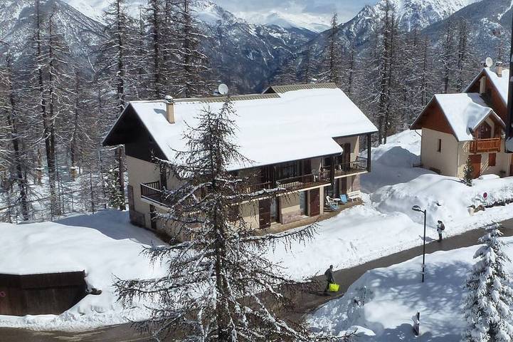 Chalet pour 10 personnes, avec Balcon et Jardin à Risoul
