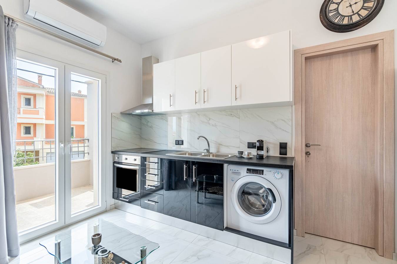 Apartamento entero, Apartamento 'Rozario 1' con balcón, Wi-Fi y aire acondicionado in Alepou, Corfú