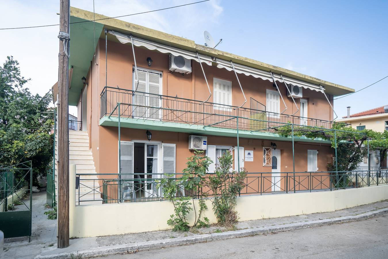 Entire apartment, Apartment '- Ground Floor' with Shared Garden, Wi-Fi and Air Conditioning in Kefalonia