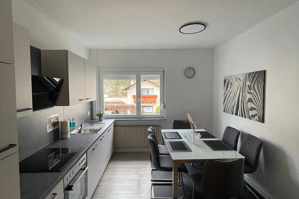 Ganze Wohnung, Helle, ruhige Ferienwohnung in 35606 Solms voll ausgestattet und top gepflegt! in Solms, Lahn-Dill-Kreis