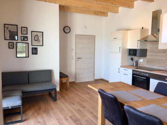 Ferienwohnung für 9 Personen, mit Balkon und Garten sowie Ausblick