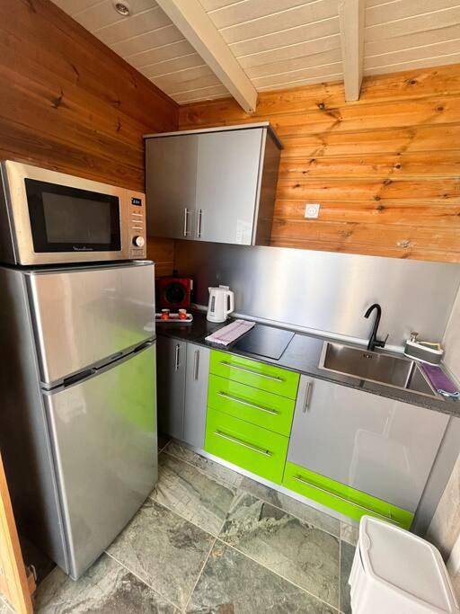 Location de vacances pour 3 personnes, avec vue ainsi que terrasse et jardin à Terre-de-Haut - 4