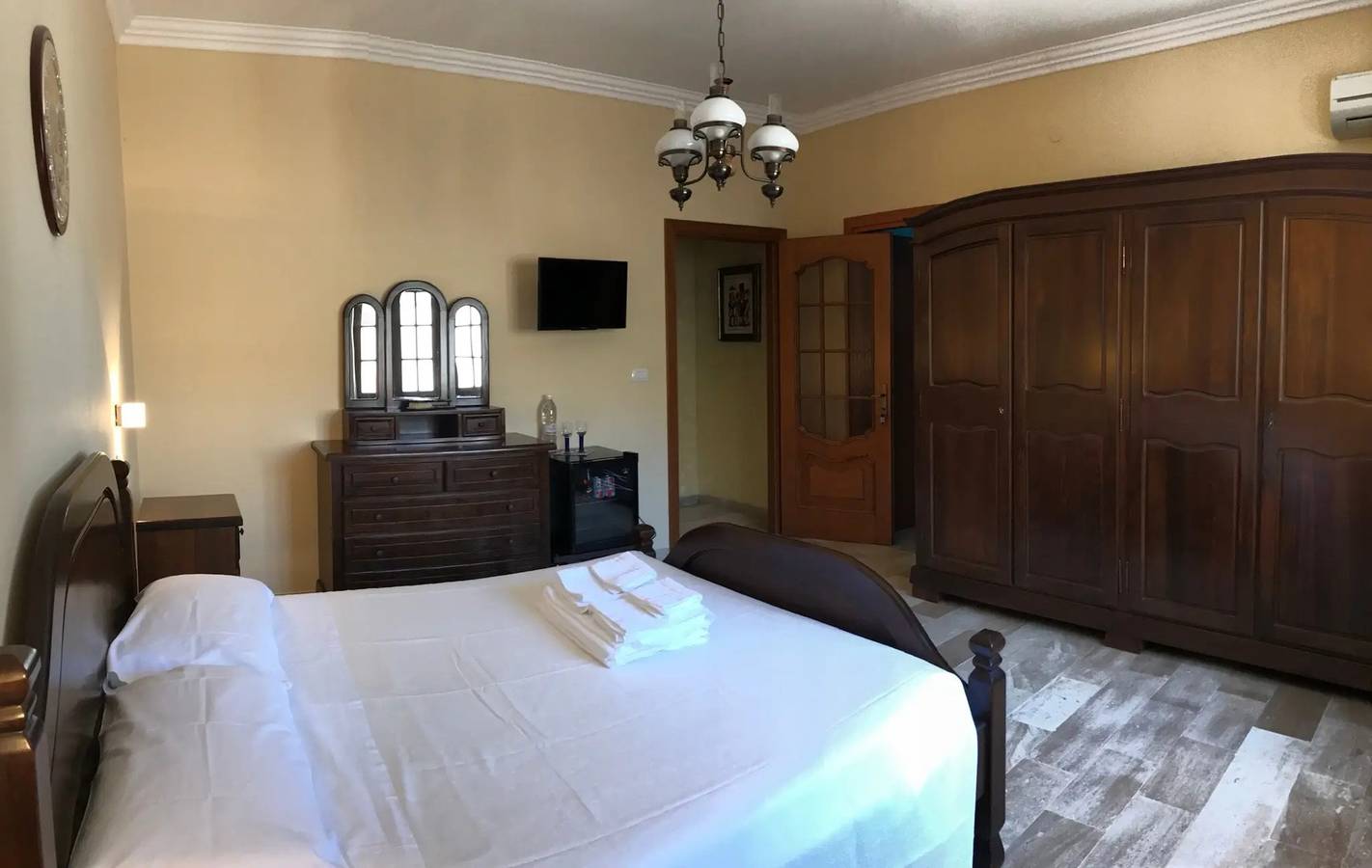 Villa Nuragica – Chambre avec salle de bain privée in Nuraxi Figus, Gonnesa