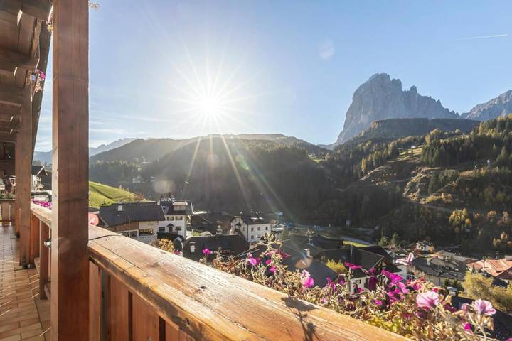 B&b per 3 persone, con Balcone e Terrazza nonché Giardino e Panorama in Val Gardena