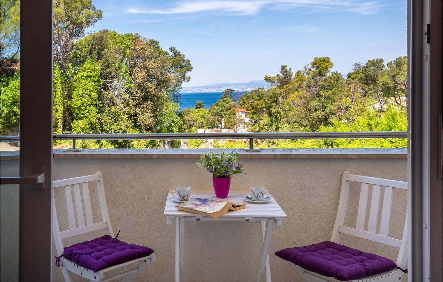 Ganze Ferienwohnung, Apartment mit Meerblick, Terrasse, WLAN und Parkplatz – 900 m vom Strand entfernt in Milcetici, Krk