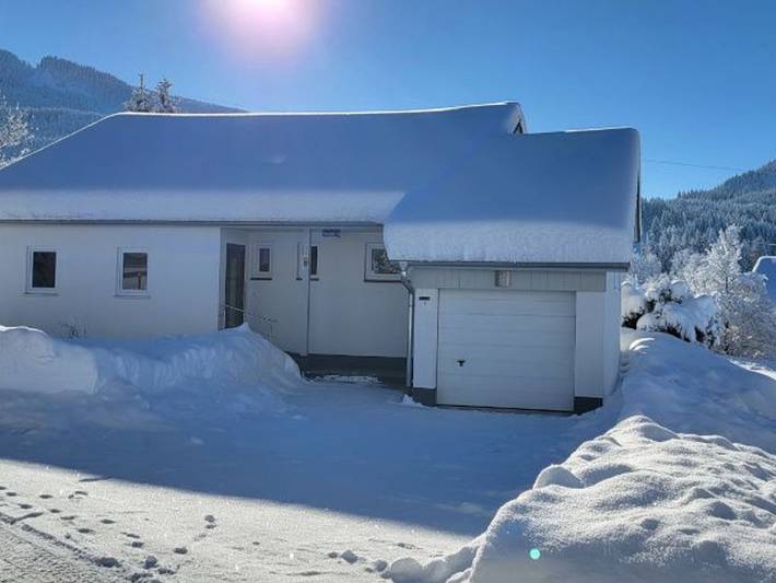 Ferienpark für 6 Personen, mit Terrasse und Garten sowie Pool in Nesselwang
