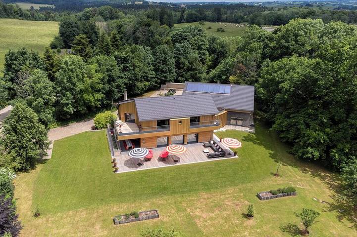 Location de vacances pour 8 personnes, avec Balcon ainsi que Jardin et Sauna à Mournans-Charbonny