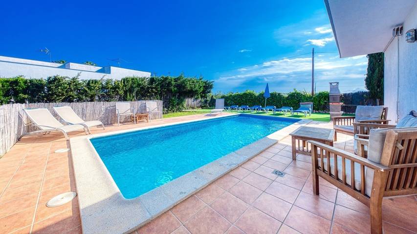Villa "Costacabana - Yara" com piscina privada e Wi-Fi in Condado del Jaruco, Lloret de Mar