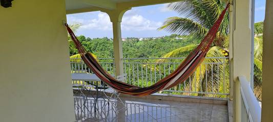 Gîte pour 6 personnes, avec jardin et terrasse à Le Gosier
