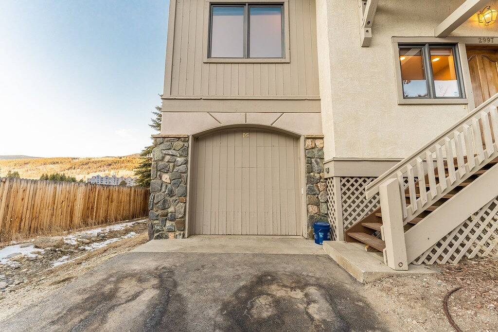 Townhome w/ Private Hot Tub & Deck with Slope Views & Short Walk to Lifts! in Arapahoe Basin