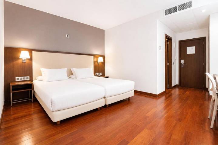 Hôtel pour 2 personnes, avec piscine et terrasse ainsi que jacuzzi et sauna