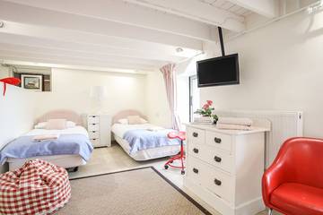 Cottage for 8 People in Menai Bridge, Isle of Anglesey, Photo 3