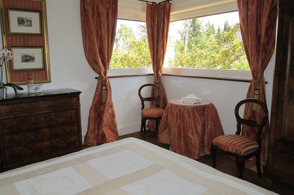 Appartement 130m2 dans l'aile du Château 8 personnes 3 chambres, cuisine équipée in Floure, Région de Carcassonne