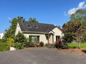 Gîte pour 6 personnes, avec jardin à Isneauville