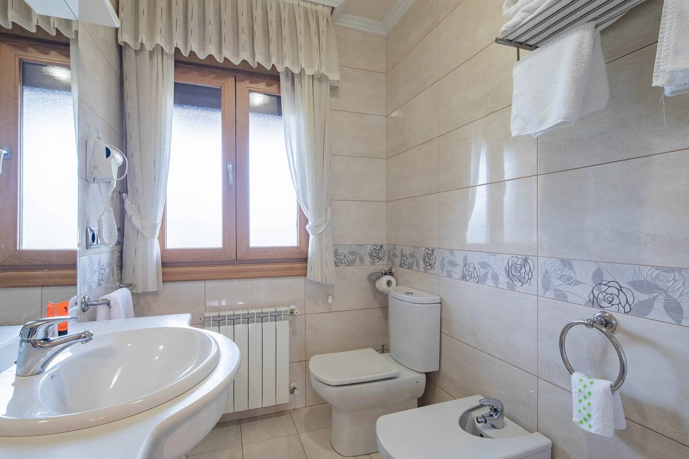 Appartement entier, Appartement 'Apartamento 11' avec piscine partagée, terrasse privée et Wi-Fi in Cangas, Rías Baixas