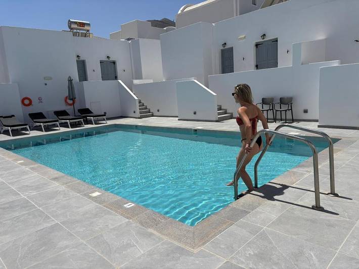 Vakantiewoning voor 3 personen, with uitzicht and tuin as well as zwembad in Kamari