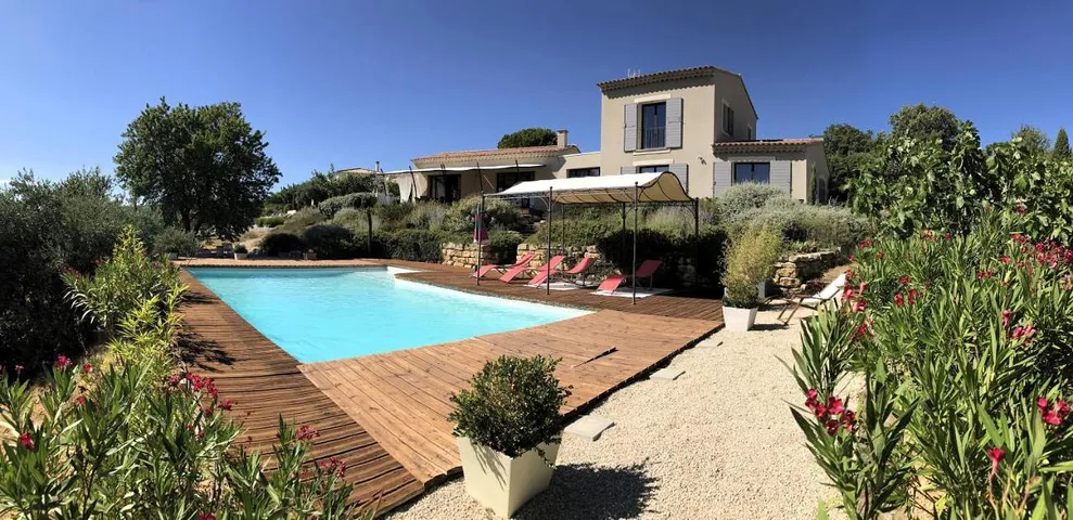 Chalet para 8 personas, con jardín además de vistas y piscina - 1