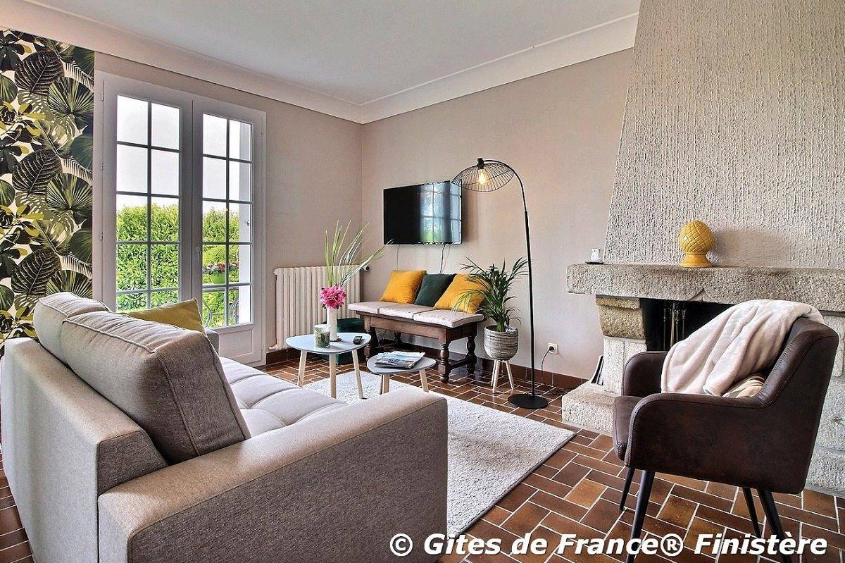 La petite Angèle in Pouldergat, Quimper und Umgebung
