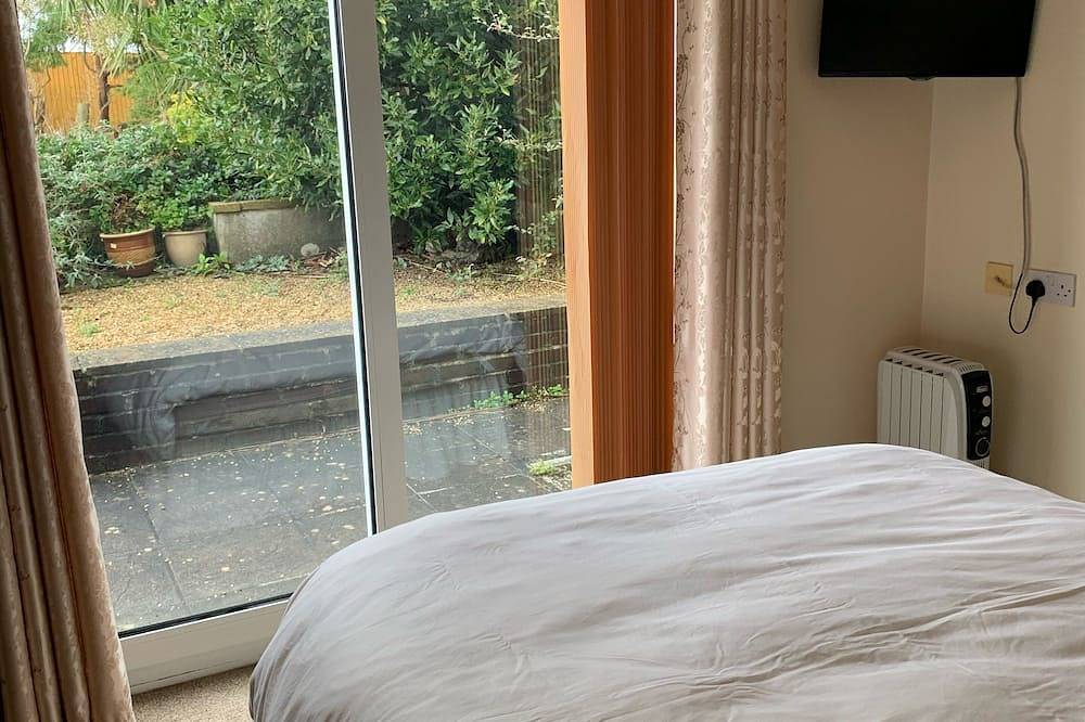 Ganze Wohnung, Geräumiges Apartment mit 1 Schlafzimmer, Parkplatz abseits der Straße und kostenfreiem Wlan in Plymouth, Südwestengland