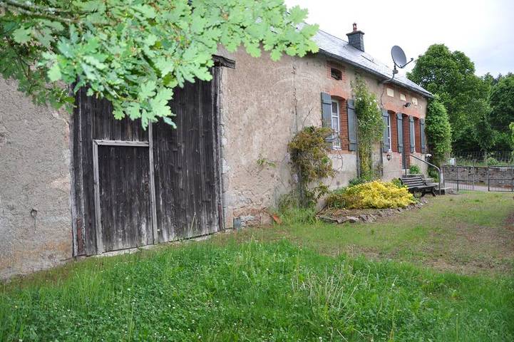 Gîte pour 8 personnes, avec jardin à Planchez - 4