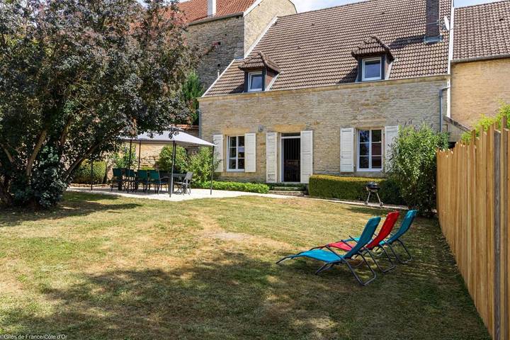 Gîte pour 10 personnes, avec terrasse à Darcey