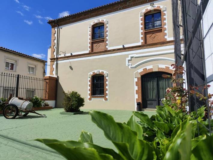 Hotel para 2 personas, con Terraza y Jardín en Zorita - 4
