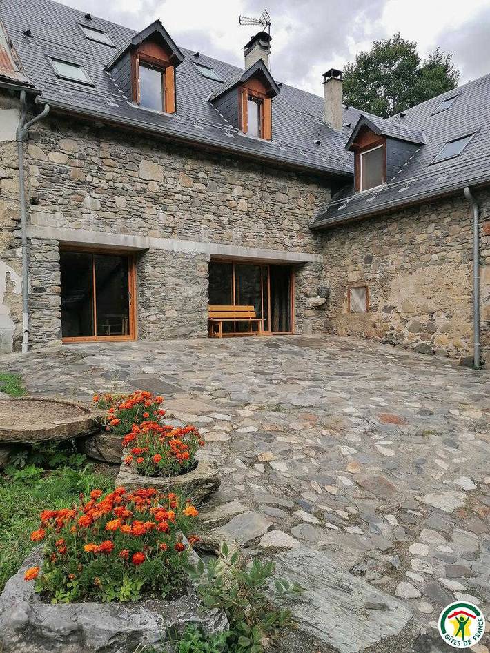 Casa de huéspedes para 15 personas, con Balcón/Terraza además de Terraza y Jardín en el Valle de Aran