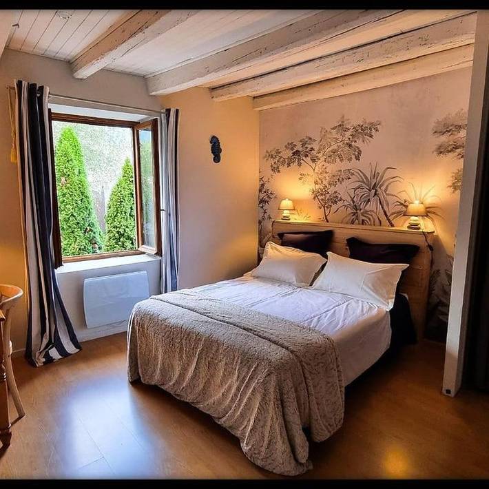 Maison d’hôte pour 2 personnes, avec Terrasse et Jardin ainsi que Piscine et Vue