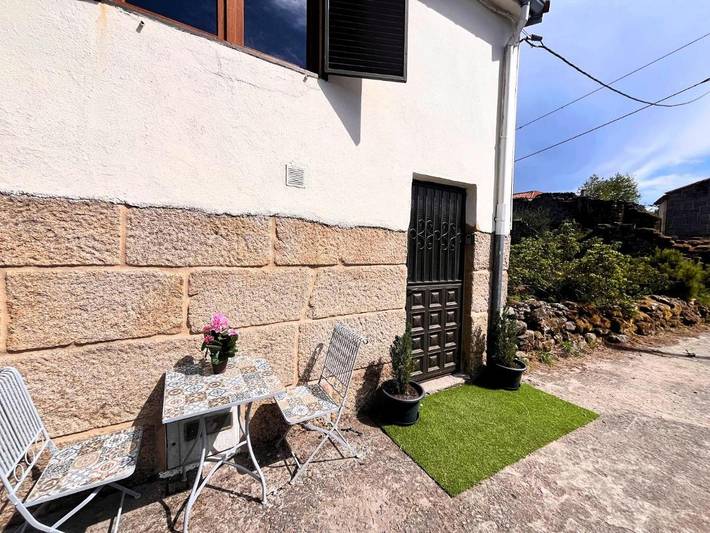 Casa rural para 6 personas, con Balcón y Terraza además de Jardín y Vistas en Chandreja de Queija