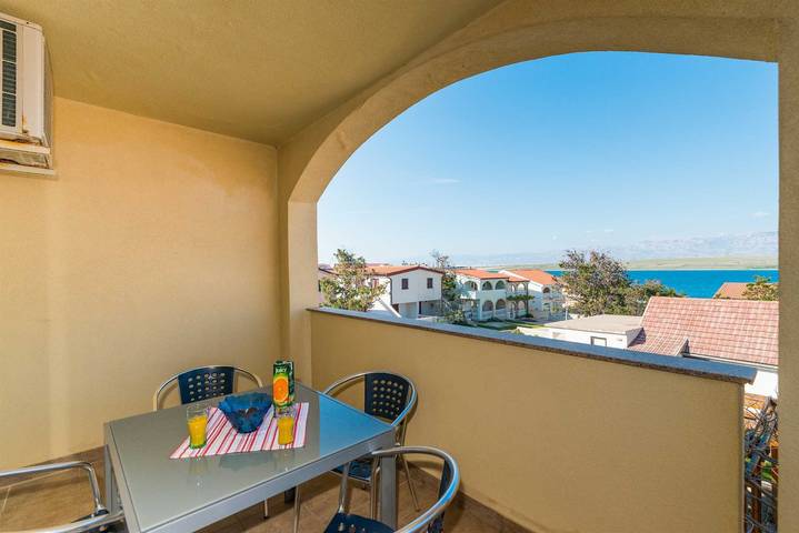 Ferienwohnung für 4 Personen, mit Balkon/Terrasse und Balkon auf Vir