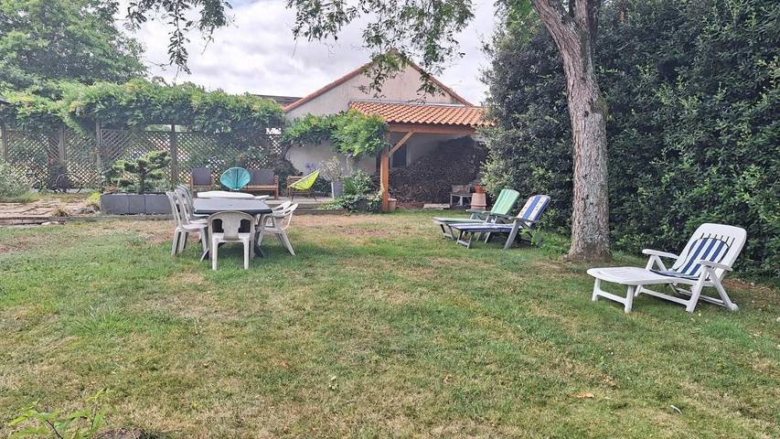 Location de vacances pour 11 personnes, avec Terrasse ainsi que Jardin et Vue à Sainte-Pazanne