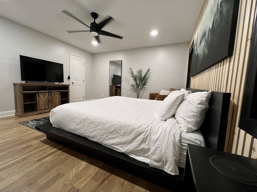 Relaxing Retreat - Jacuzzi Hot Tub + Private Pool in Gwinnett County